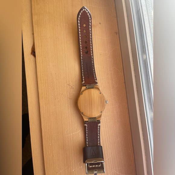 Treehut Watch - Picture 4 of 6